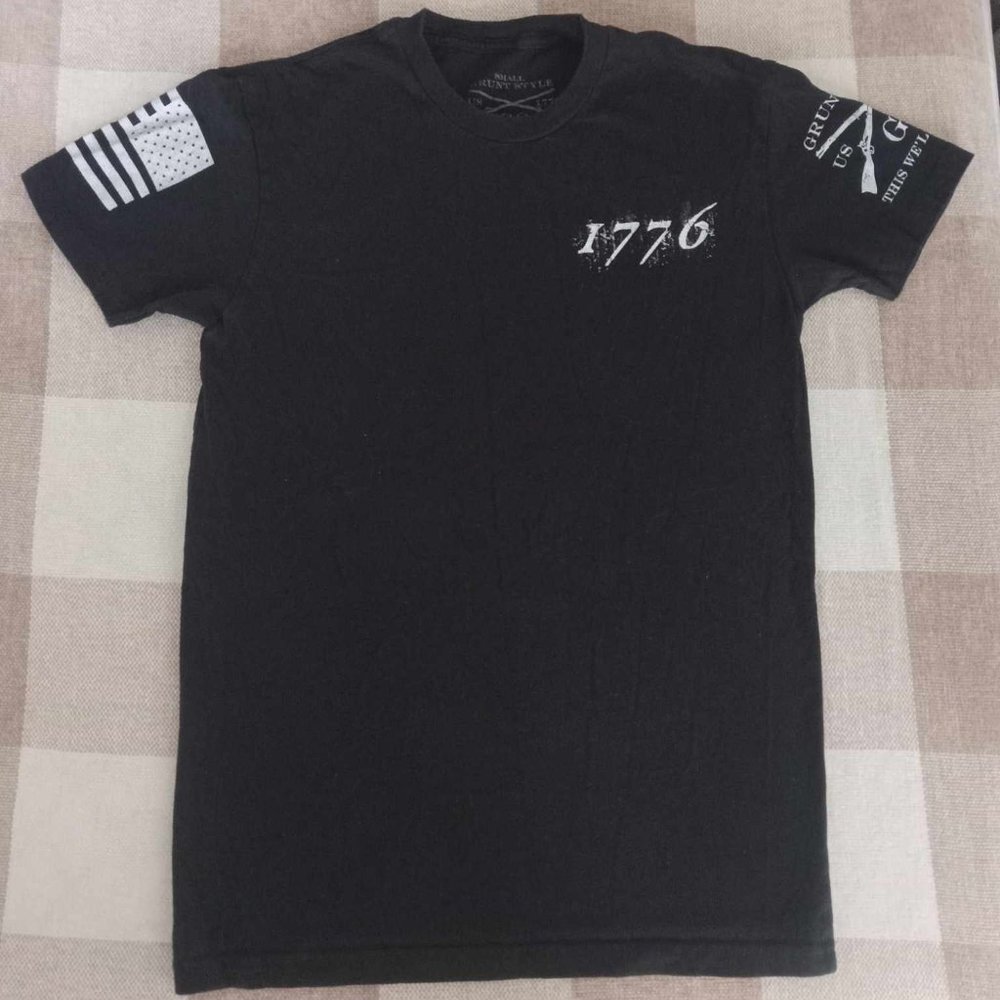 Mens small 1776 tee